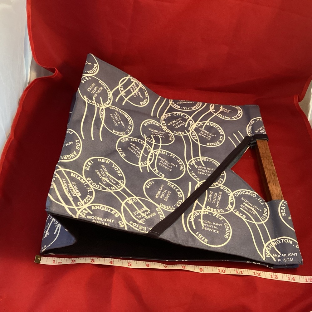 Holiday Fair 1978 tote bag with wood handles - Picture 7 of 11